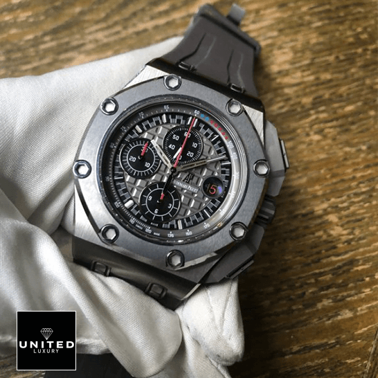AP Schumacher Titanium Replica 4 Audemars Piguet Royal Oak Grey Dial Steel Bezel Replica on te white glove hand