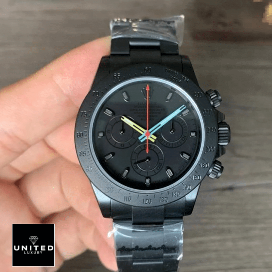 Rolex Blaken Daytona Date Black Dial 116520 Replica 3 Rolex Blaken Daytona Date All Black 116520 Replica on his hands